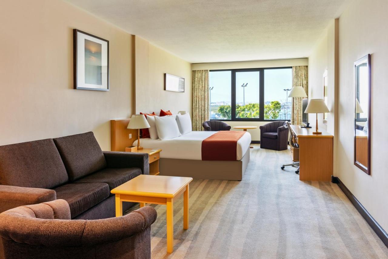 Готель Crowne Plaza Muscat By Ihg Екстер'єр фото