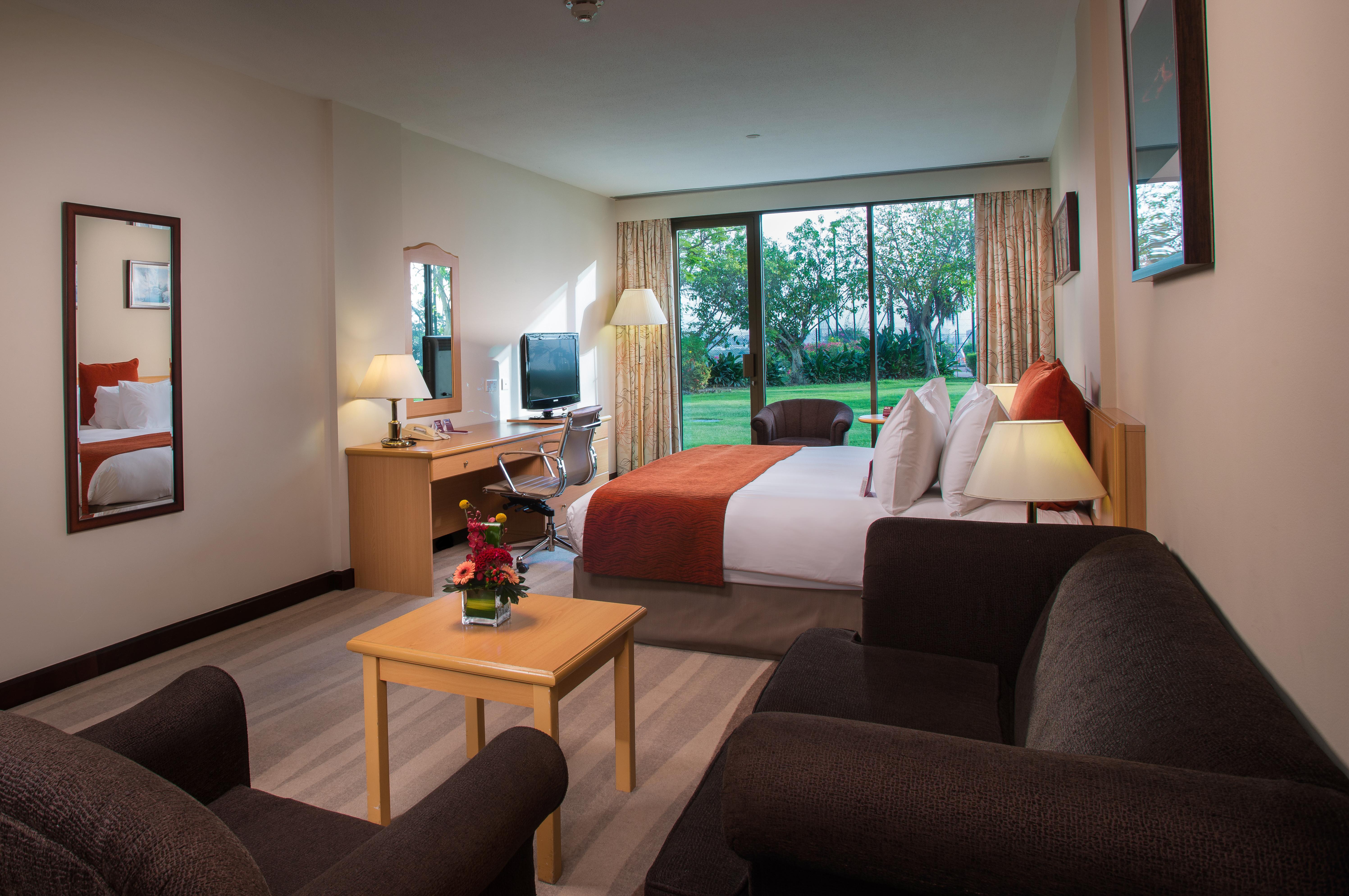 Готель Crowne Plaza Muscat By Ihg Екстер'єр фото