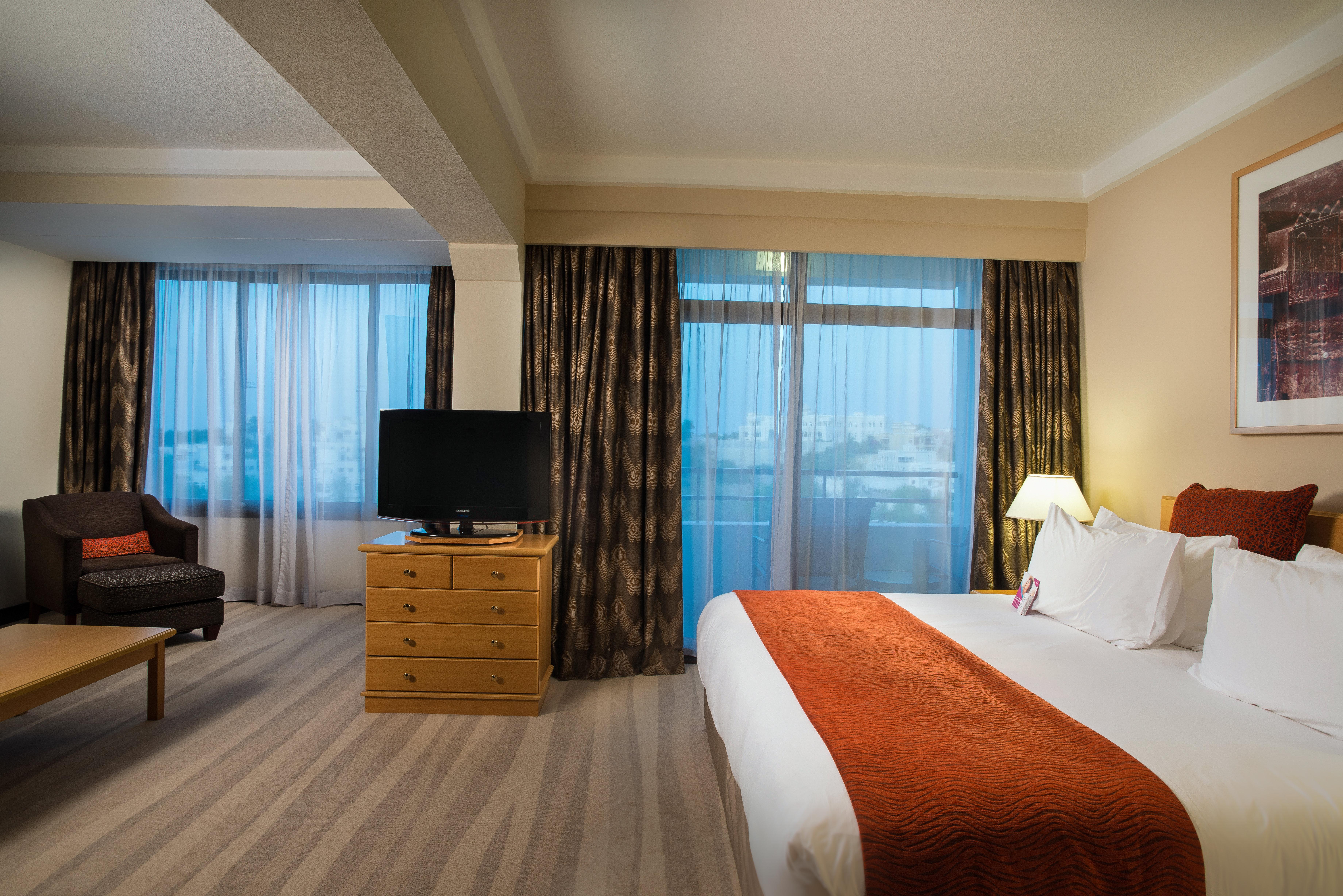 Готель Crowne Plaza Muscat By Ihg Екстер'єр фото