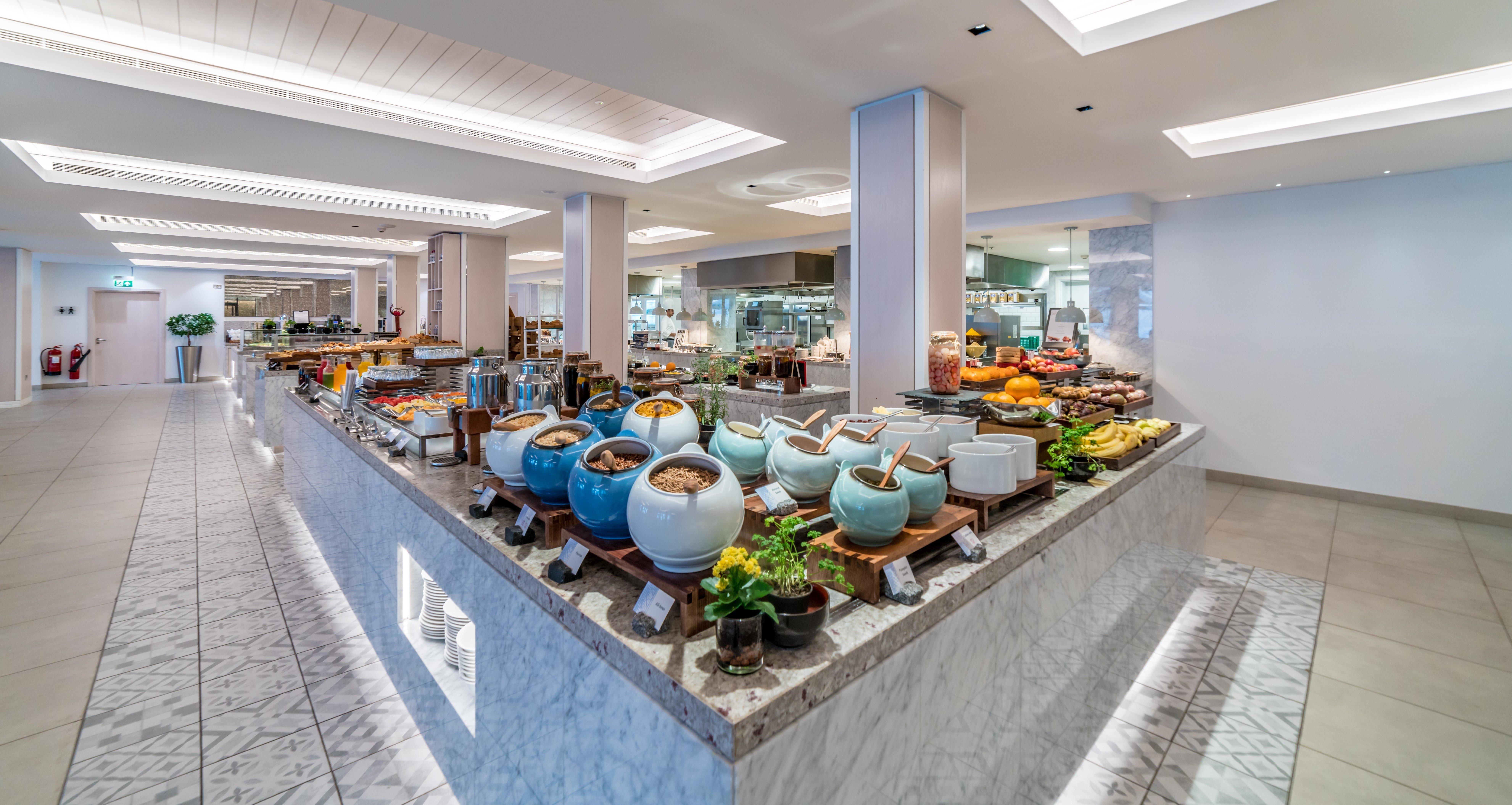 Готель Crowne Plaza Muscat By Ihg Екстер'єр фото