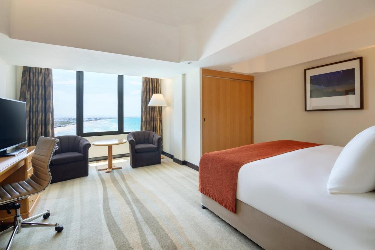 Готель Crowne Plaza Muscat By Ihg Екстер'єр фото