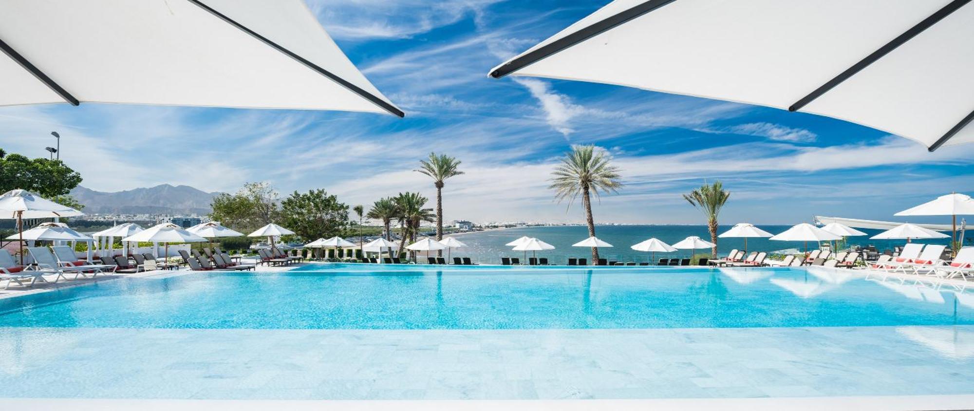 Готель Crowne Plaza Muscat By Ihg Екстер'єр фото