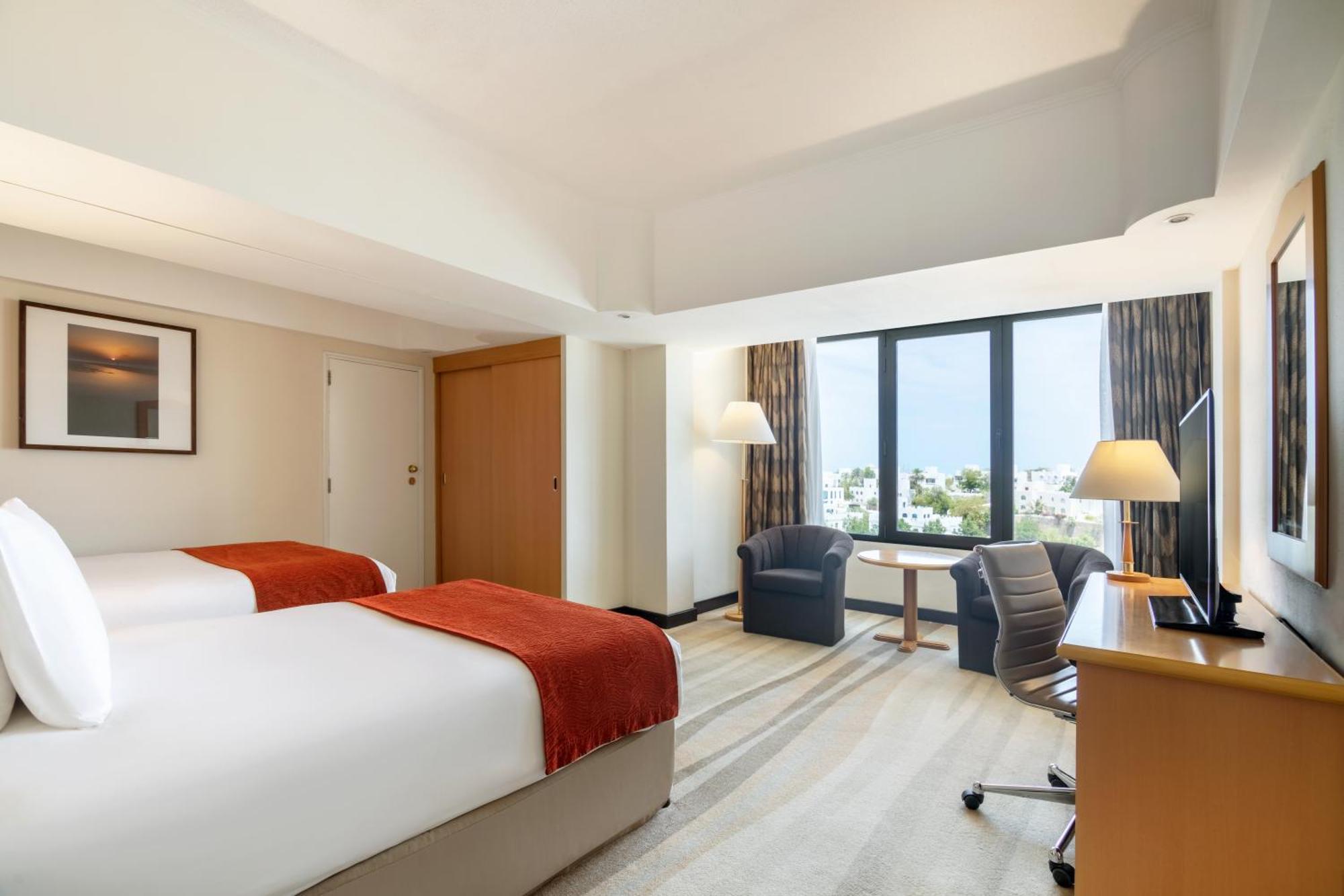Готель Crowne Plaza Muscat By Ihg Екстер'єр фото